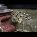 Die Szene, in der Johannes von Nepomuk von der Karlsbrücke geworfen wird